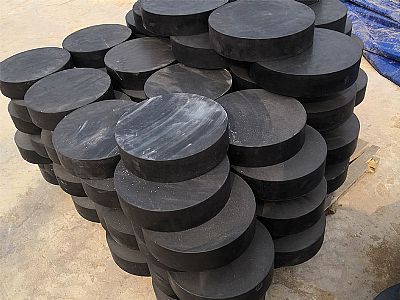 潮安区板式橡胶支座由若干层橡胶片与薄钢板经加压硫化
